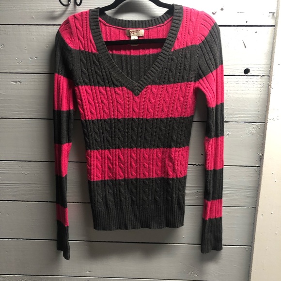 Arizona Jeans Womens Cable Knit Vneck 